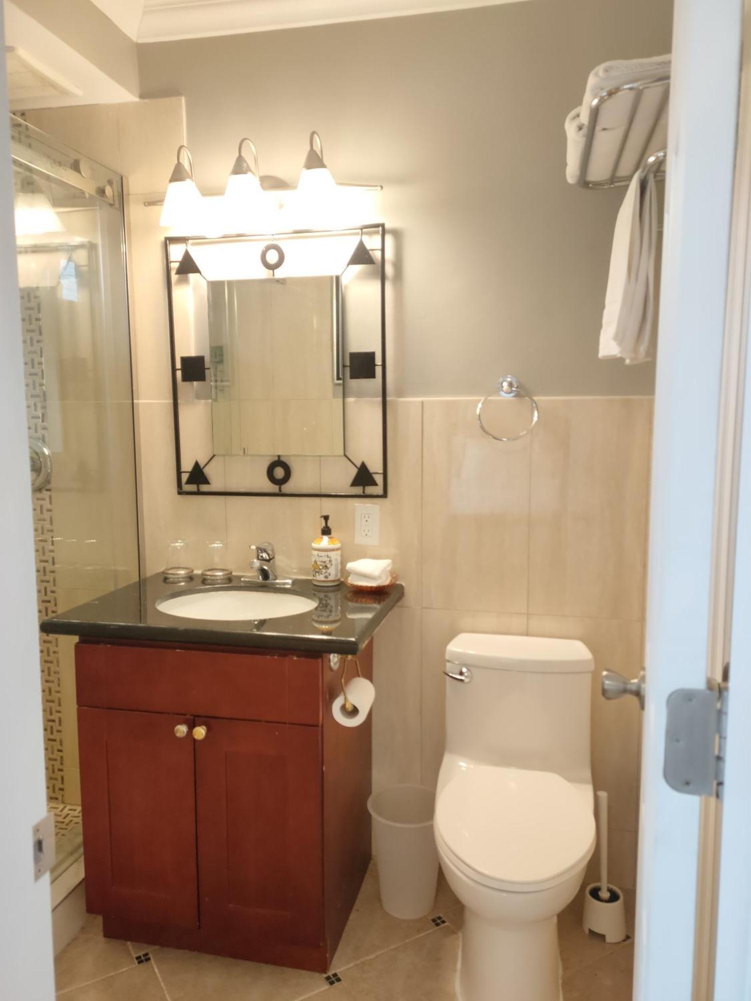 מלון וויט רוק Semi Centre House מראה חיצוני תמונה